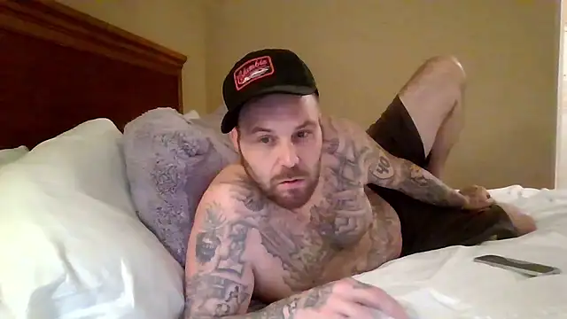 RaynLiz online show from January 18, 1:58 pm