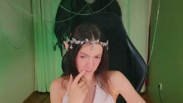 Loona Eclipse online show from October 30, 8:50 pm