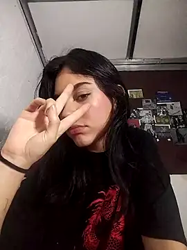 Snapshot of emmii_cute chatting on October 15, 11:24 pm emmii cute online show from October 15, 11:24 pm