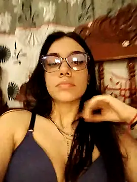 Snapshot of emmii_cute chatting on October 4, 1:40 am emmii cute online show from October 4, 1:40 am