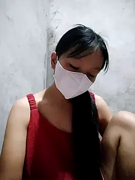 Snapshot of Lilyy-y chatting on October 13, 9:05 pm Lilyy-y online show from October 13, 9:05 pm