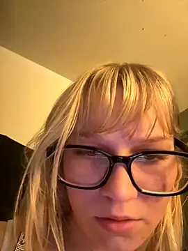 xoxokayy18 online show from September 28, 6:31 am