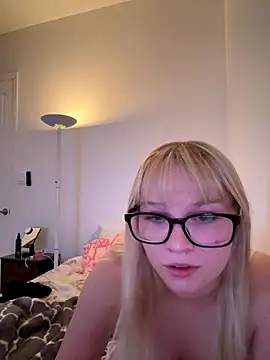 xoxokayy18 online show from September 12, 4:56 am