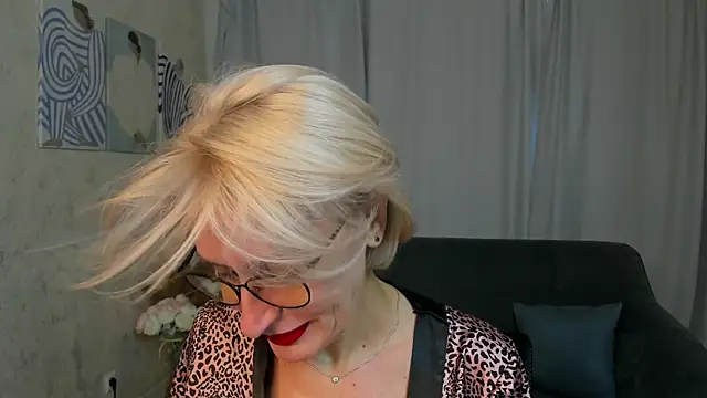 Snapshot of PamellaMurphy chatting on September 25, 7:58 am PamellaMurphy online show from September 25, 7:58 am