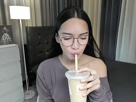 Blaire Samantha online show from December 5, 7:07 am