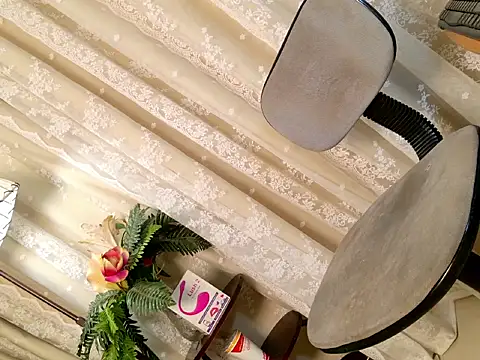 PrettyStranger online show from April 2, 6:53 am