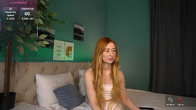 Lisafoxy  online show from March 30, 12:45 am