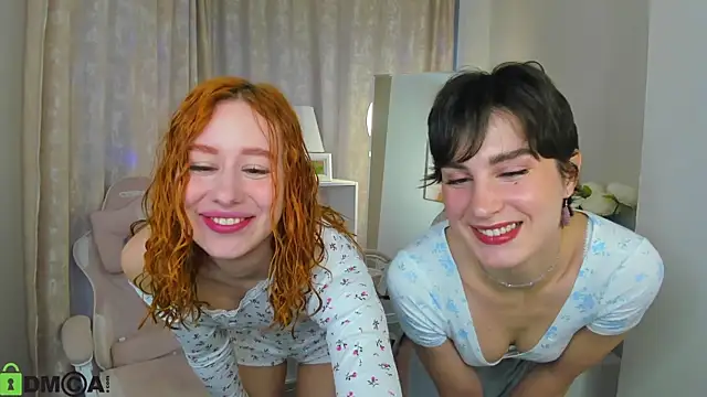 Lisafoxy  online show from September 20, 12:59 am