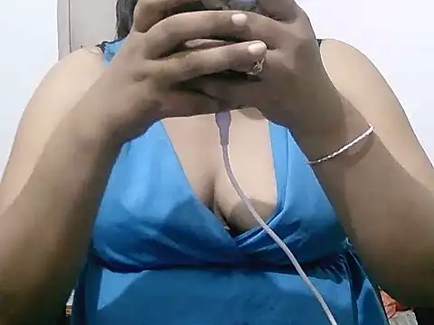 Snapshot of Mon-Luv chatting on September 14, 6:30 pm Mon-Luv online show from September 14, 6:30 pm