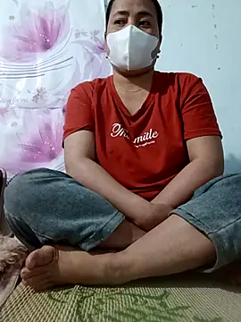 Snapshot of Linda885 chatting on December 16, 8:40 am Linda885 online show from December 16, 8:40 am