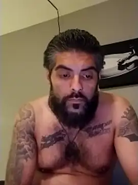 Snapshot of hornylatino702 chatting on February 7, 10:01 am hornylatino702 online show from February 7, 10:01 am