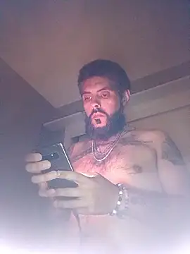 Snapshot of hornylatino702 chatting on February 18, 11:06 am hornylatino702 online show from February 18, 11:06 am