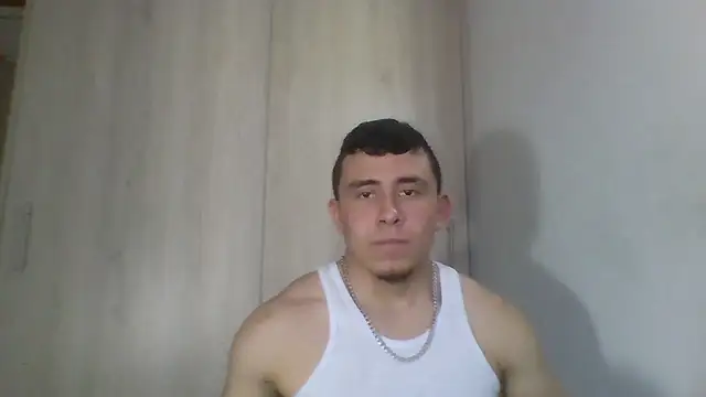 Snapshot of Eross_Santy chatting on July 13, 10:20 pm Eross Santy online show from July 13, 10:20 pm
