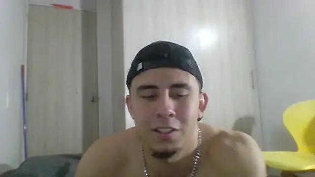 Snapshot of Eross_Santy chatting on July 11, 2:56 am Eross Santy online show from July 11, 2:56 am