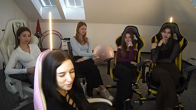  Lili 054 online show from October 2, 10:18 am