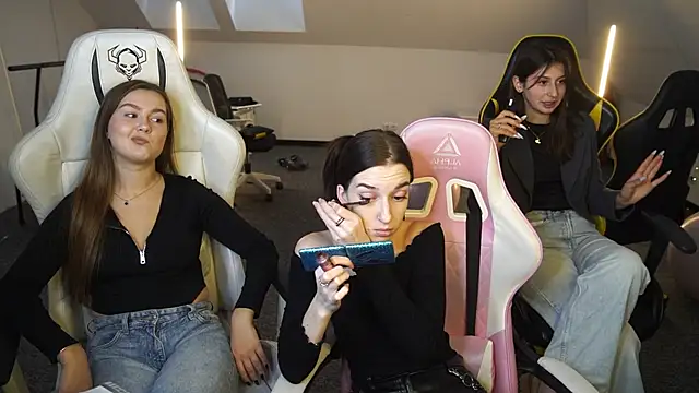  Lili 054 online show from October 3, 10:39 am