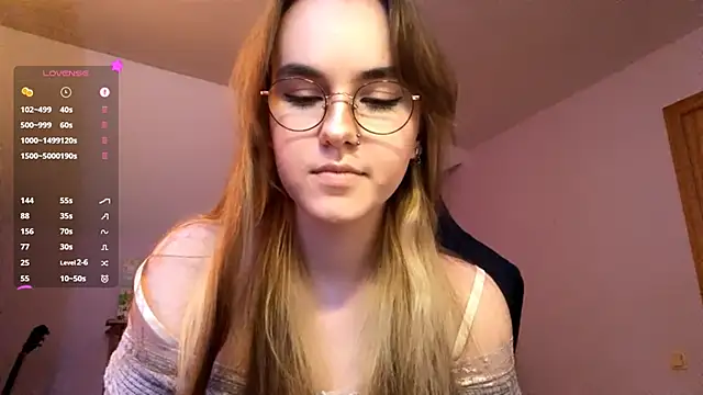 Snapshot of SiIver_Dawn chatting on October 18, 1:13 pm SiIver Dawn online show from October 18, 1:13 pm