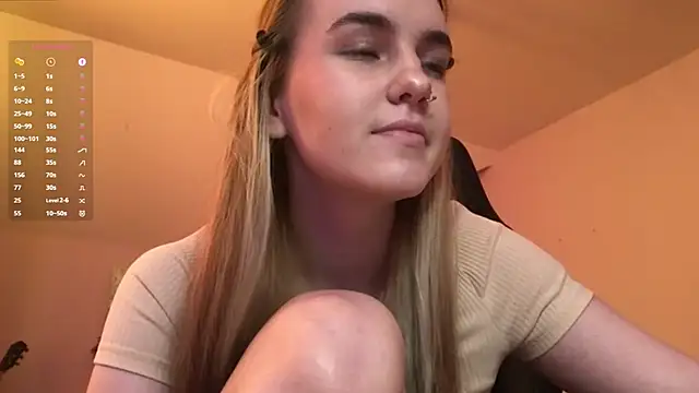 Snapshot of SiIver_Dawn chatting on October 3, 1:34 pm SiIver Dawn online show from October 3, 1:34 pm