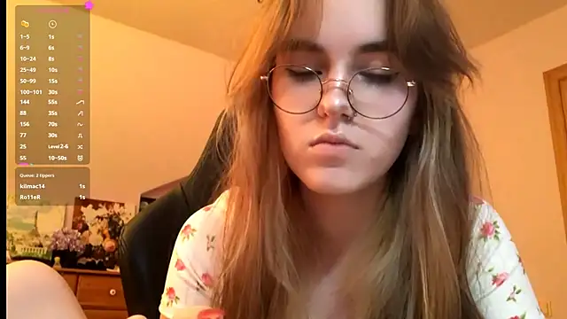 Snapshot of SiIver_Dawn chatting on October 19, 1:14 pm SiIver Dawn online show from October 19, 1:14 pm