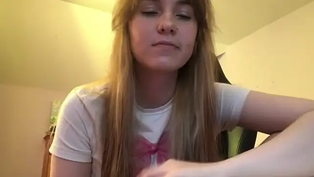 Snapshot of SiIver_Dawn chatting on September 19, 1:15 pm SiIver Dawn online show from September 19, 1:15 pm