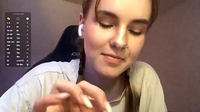 Snapshot of SiIver_Dawn chatting on September 18, 1:47 pm SiIver Dawn online show from September 18, 1:47 pm