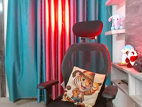 Your candy 47 online show from April 15, 2:10 pm