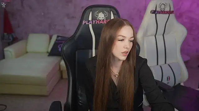 Ella 054 online show from April 2, 8:48 pm