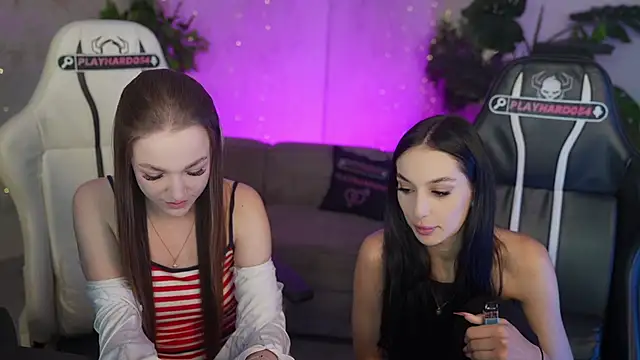 Snapshot of Ella_054 chatting on July 13, 10:36 am Ella 054 online show from July 13, 10:36 am