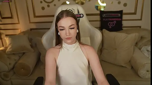 Snapshot of Ella_054 chatting on June 6, 2:33 pm Ella 054 online show from June 6, 2:33 pm