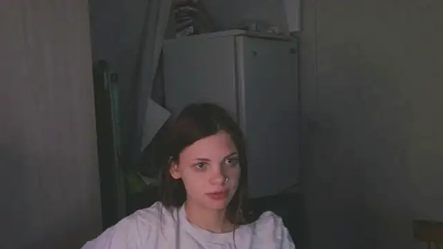 Snapshot of rinabluu chatting on February 2, 1:43 pm rinabluu online show from February 2, 1:43 pm