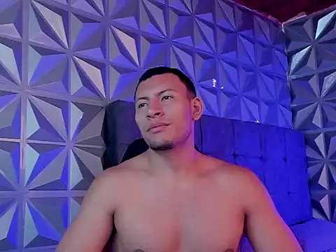 Snapshot of Arthur_Masson chatting on February 19, 12:13 pm Arthur Masson online show from February 19, 12:13 pm