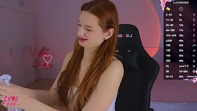Snapshot of CuteAriel7 chatting on April 30, 3:41 pm CuteAriel7 online show from April 30, 3:41 pm
