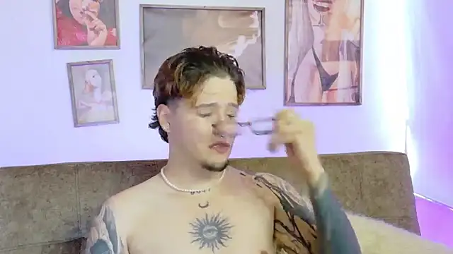  tylerr  online show from September 20, 4:45 pm