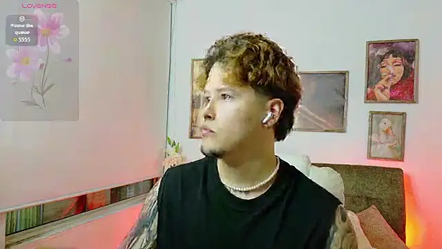  tylerr  online show from September 9, 3:05 am