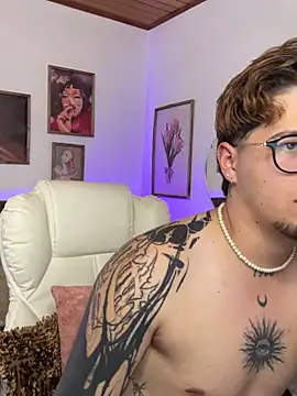  tylerr  online show from September 10, 5:01 pm