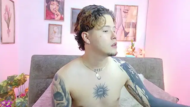  tylerr  online show from October 12, 2:35 am