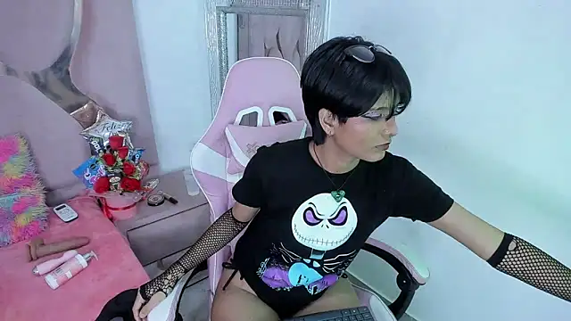 Snapshot of natsumiht chatting on September 21, 5:23 am natsumiht online show from September 21, 5:23 am