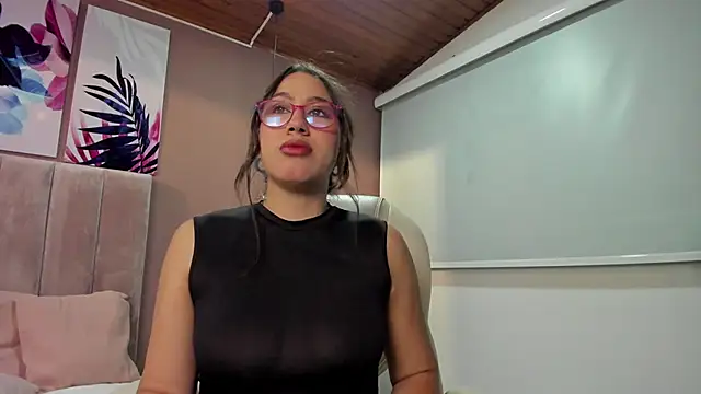 Snapshot of Karoline21 chatting on October 4, 3:19 am Karoline21 online show from October 4, 3:19 am