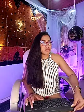 Snapshot of Karoline21 chatting on October 20, 12:49 pm Karoline21 online show from October 20, 12:49 pm