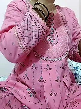 Snapshot of nice_touch9733 chatting on November 13, 5:33 am nice touch9733 online show from November 13, 5:33 am