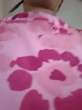 Snapshot of nice_touch9733 chatting on February 6, 10:39 pm nice touch9733 online show from February 6, 10:39 pm