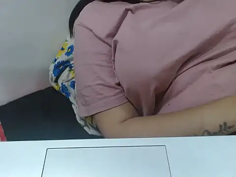 Snapshot of Nataliya_Singh chatting on April 19, 6:21 pm Nataliya Singh online show from April 19, 6:21 pm