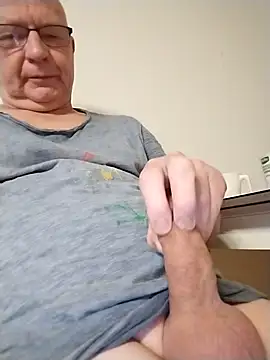 Snapshot of Zeigegeilehure chatting on December 16, 6:50 am Zeigegeilehure online show from December 16, 6:50 am