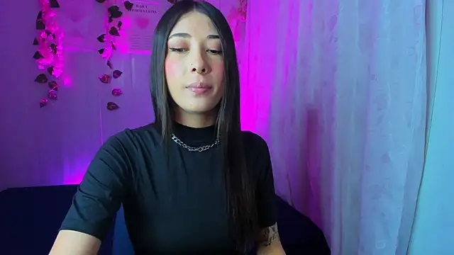 Snapshot of lia__harry chatting on December 16, 1:32 am lia harry online show from December 16, 1:32 am