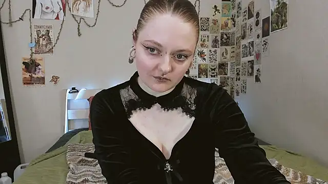 WonderConnie1 online show from May 28, 1:28 pm