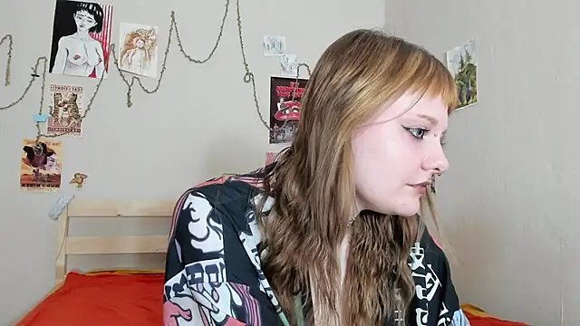 Snapshot of WonderConnie1 chatting on July 25, 10:43 am WonderConnie1 online show from July 25, 10:43 am