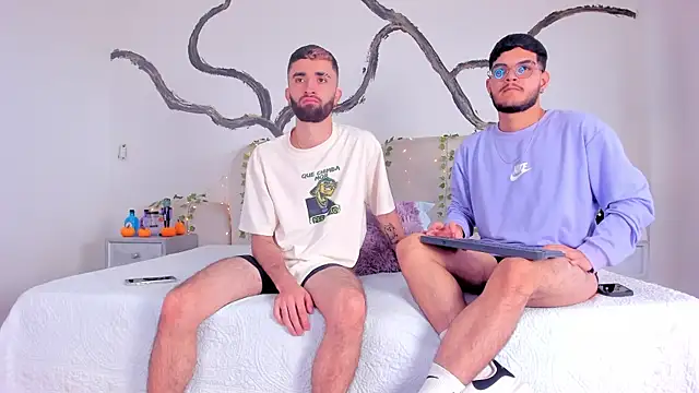 marcoAndMathew online show from October 18, 8:11 pm