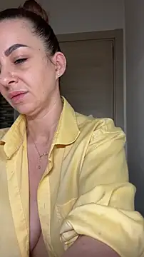 Roxanne Skye online show from November 23, 4:50 pm