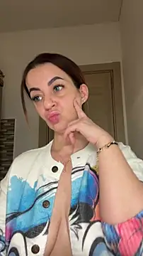 Roxanne Skye online show from November 22, 4:33 am