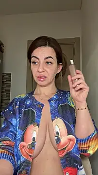 Roxanne Skye online show from November 25, 3:18 am